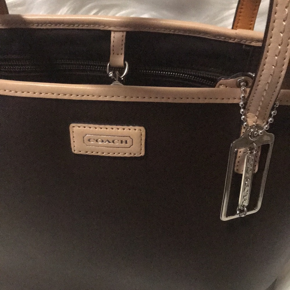 Coach City Metro Park F24341 Saffiano Brown Beige Leather Tote Bag - Picture 3 of 12
